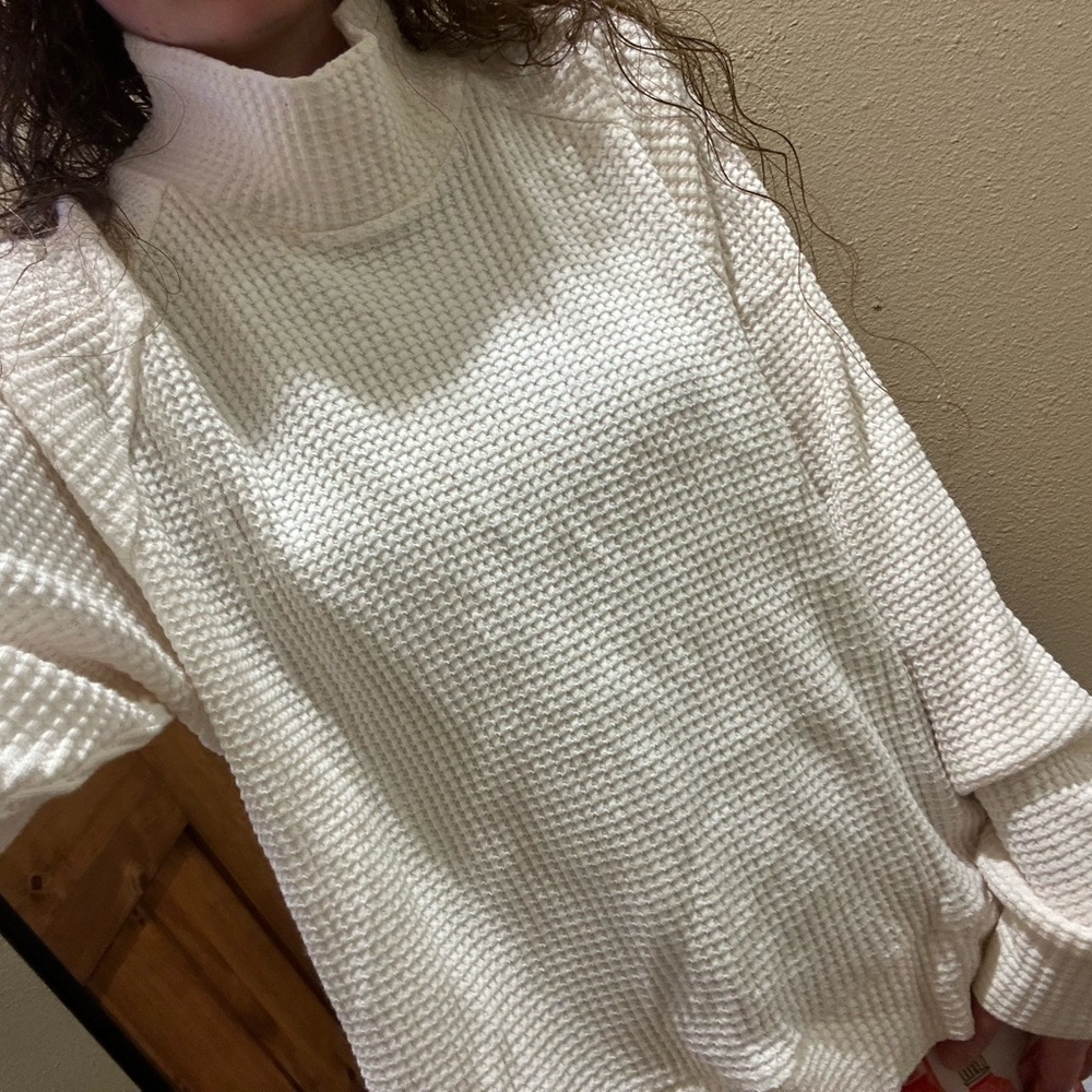 North face cream pull over - Picture 2 of 5